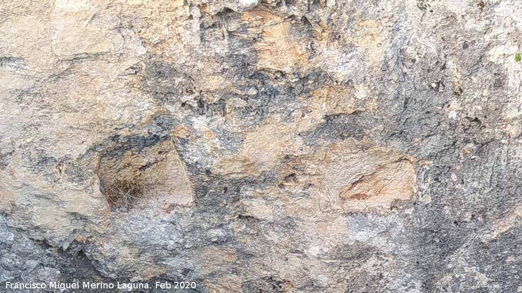 Pe�a del Gorri�n - Pe�a del Gorri�n. �Mechinales tallados?