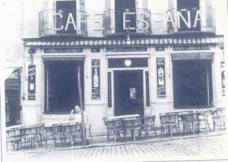 Edificio de la Calle Bernab Soriano n 4 - Edificio de la Calle Bernab Soriano n 4. Caf Espaa foto antigua