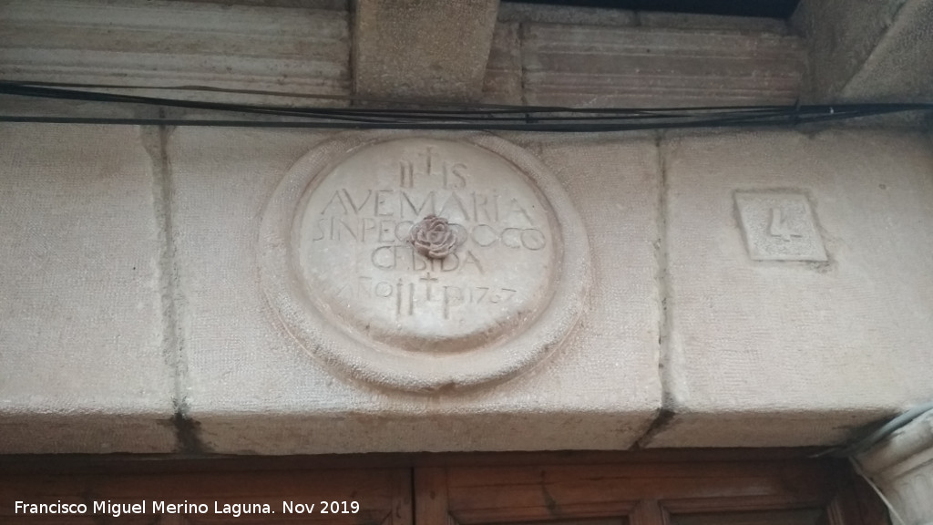 Palacio Escalante - Palacio Escalante. Tondo con el ao 1767