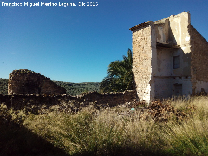 Castillo de Begíjar - Castillo de Begíjar. Restos desde el patio de armas