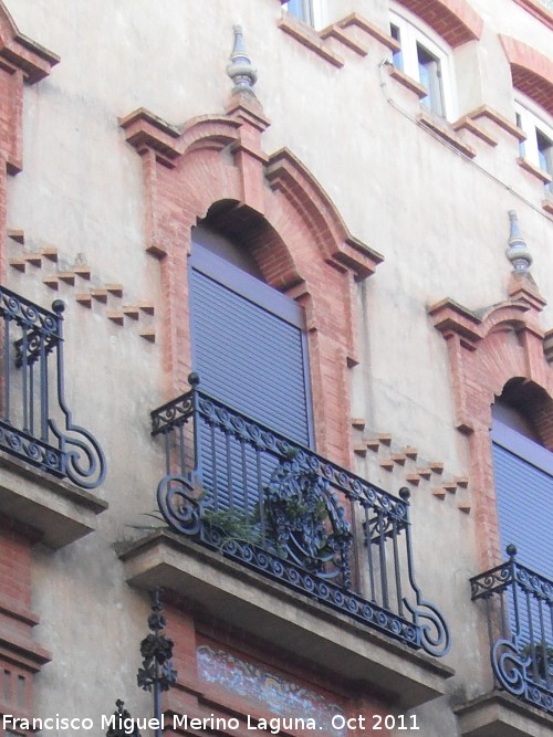 Edificio de la Calle Canalejas nº 7 - Edificio de la Calle Canalejas nº 7. Balcón