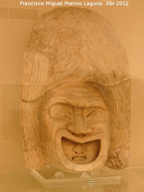 Villa romana de la Estación - Villa romana de la Estación. Máscara de mármol. Museo Municipal