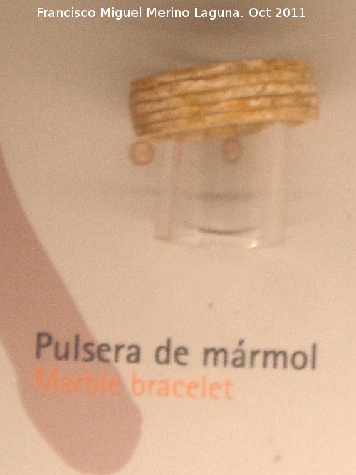 Cueva de Nerja - Cueva de Nerja. Pulsera de mármol