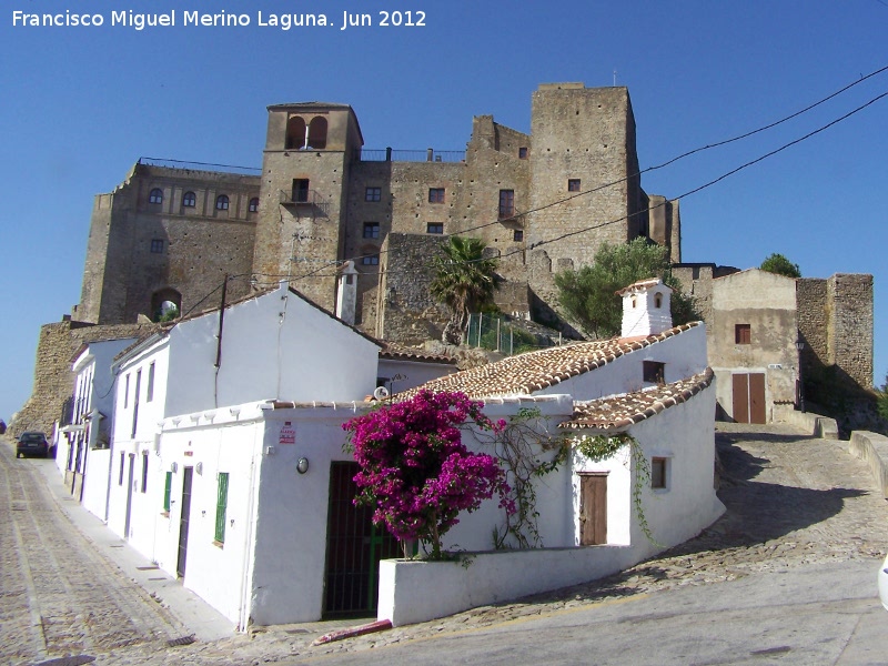 Villa Fortaleza de Castellar de la Frontera - Villa Fortaleza de Castellar de la Frontera. Zona norte con el Alcázar