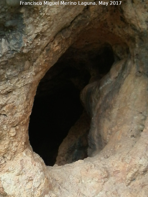 Santuario ibérico de la Cueva de la Lobera - Santuario ibérico de la Cueva de la Lobera. Ventana que produce la proyección de la Diosa en los equinocios