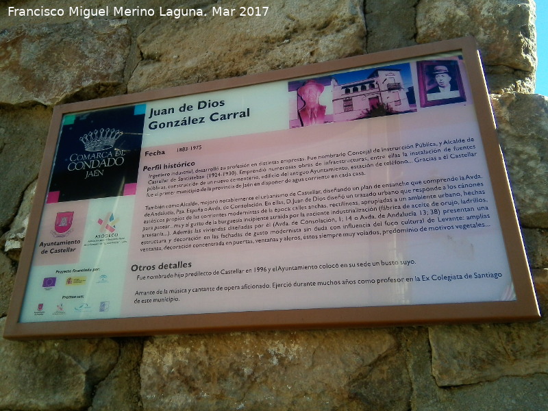 Castillo de Pallarés - Castillo de Pallarés. Placa a Don Juan de Dios González Carral