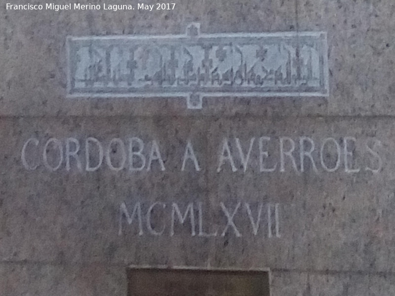 Monumento a Averroes - Monumento a Averroes. Inscripción