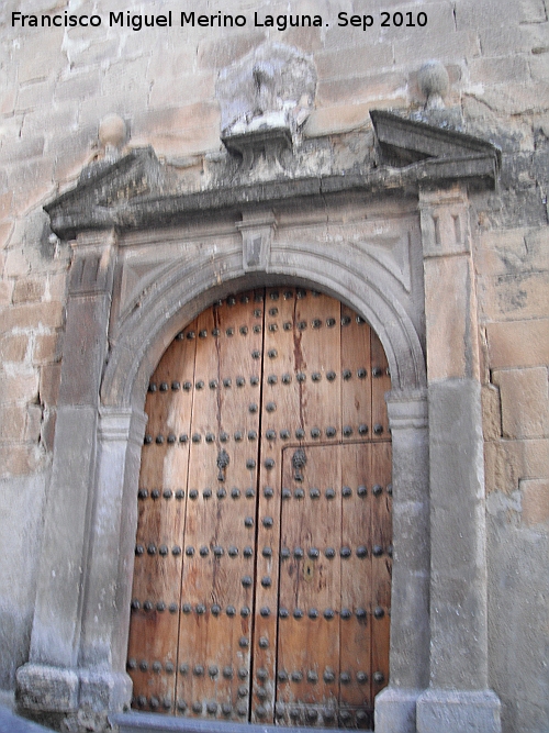 Iglesia de San Pedro Apóstol - Iglesia de San Pedro Apóstol. Portada izquierda