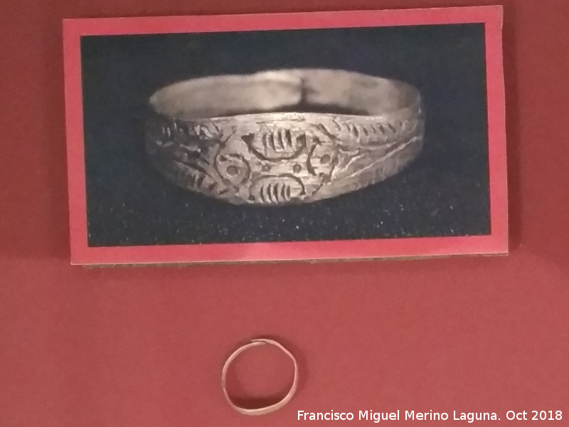 Yacimiento Las Ventas - Yacimiento Las Ventas. Anillo de plata, siglo VI. Museo Provincial de Jaén