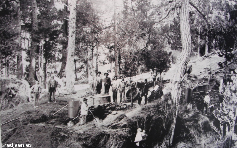 Historia de Cazorla - Historia de Cazorla. Trabajadores de espliego en el Puente de las Herrerías 1925 foto Enrique Mackay