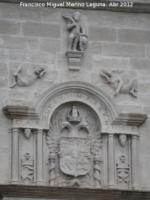 Iglesia de San Sebastián - Iglesia de San Sebastián. Escudo de Carlos V
