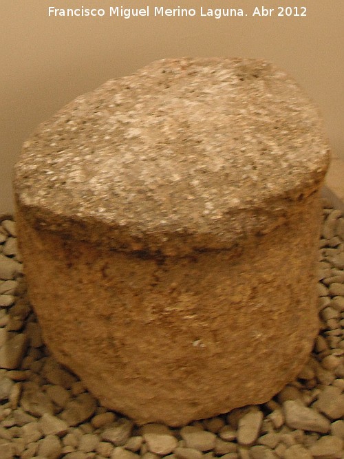 Yacimiento de La Quinta - Yacimiento de La Quinta. Sarcófago circular de incineración. Museo Municipal