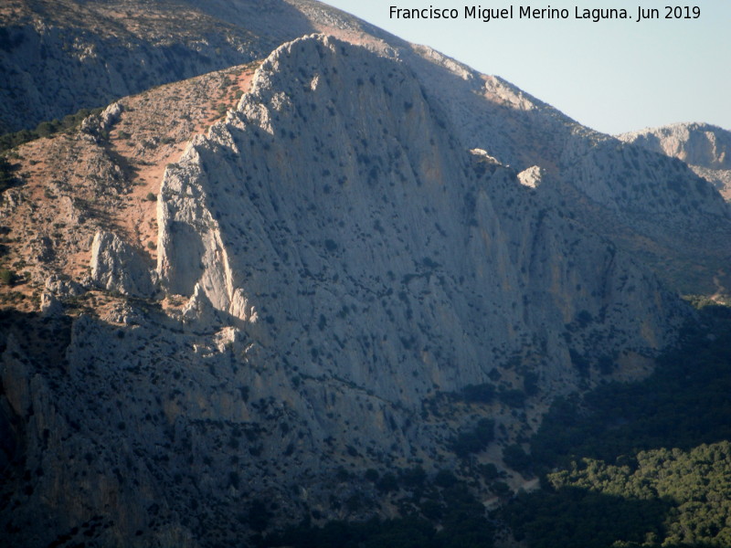 Las Pedreras - Las Pedreras. Pared rocosa que salvan las Escaleras Árabes