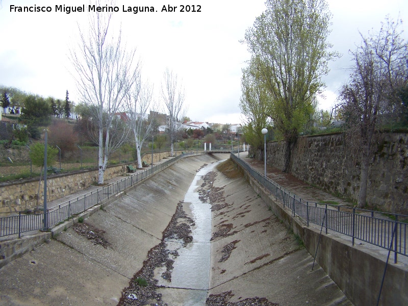 Arroyo de Ibros - Arroyo de Ibros. A su paso por la población