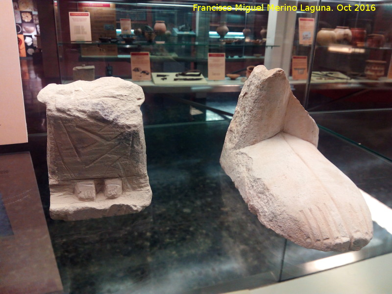 Las Atalayuelas - Las Atalayuelas. Pies. Museo Provincial de Jaén