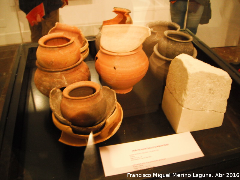 Las Atalayuelas - Las Atalayuelas. Ajuar votivo de ollitas y cuencos. Siglos II-I a.C. Museo Provincial de Jaén