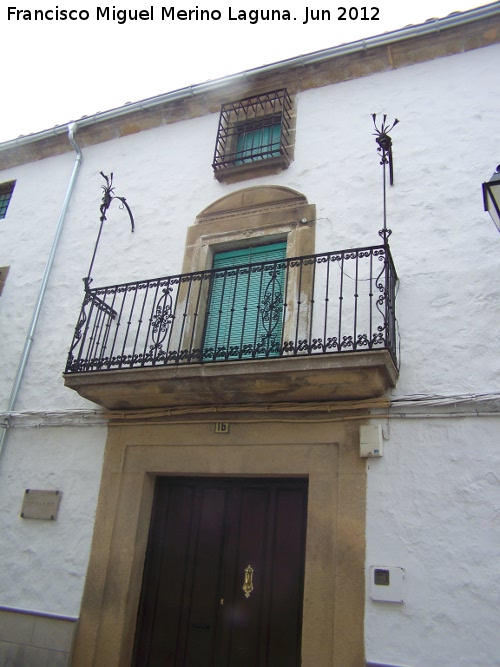 Casa de la Calle San Miguel nº 16 - Casa de la Calle San Miguel nº 16. Portada y balcón