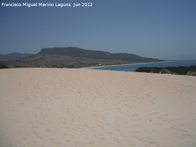 Duna de Bolonia - Duna de Bolonia. Loma de San Bartolomé desde la duna