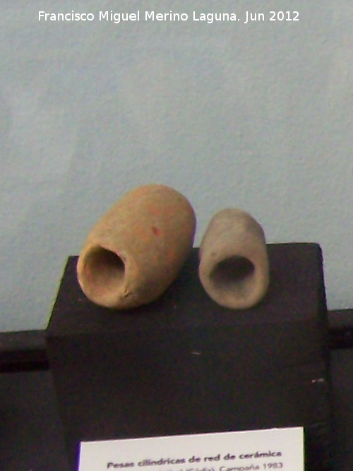 Plaza de Asdrúbal - Plaza de Asdrúbal. Pesas de cerámica cilíndricas para redes. Época púnica