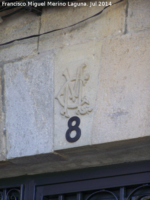 Casa de la Plaza San Fernando nº 8 y 10 - Casa de la Plaza San Fernando nº 8 y 10. Iniciales