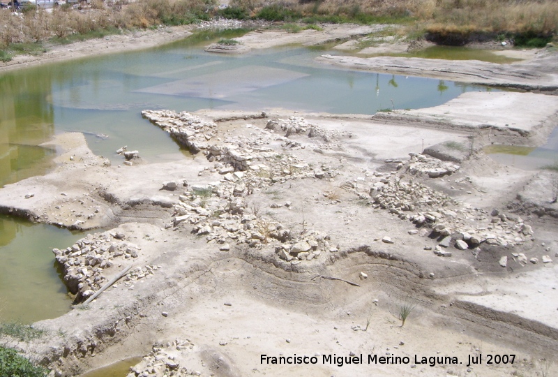 Marroquíes Bajos - Marroquíes Bajos. Murallas con bastiónes circulares uno inundado