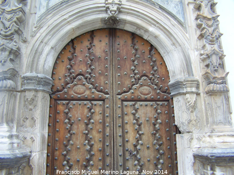 Puerta - Puerta. Iglesia de las Angustias - Priego de Córdoba