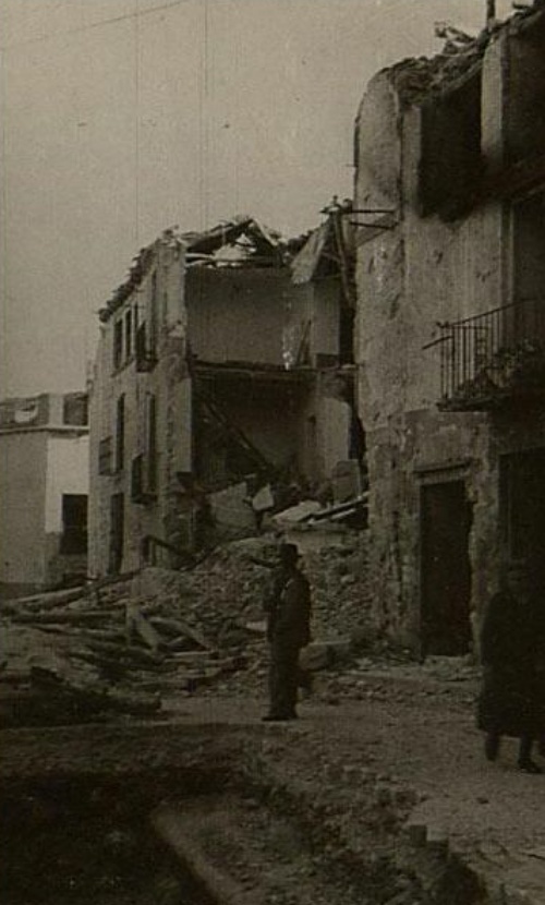 Historia de Jaén. Bombardeo de Jaén - Historia de Jaén. Bombardeo de Jaén. Plaza de San Ildefonso