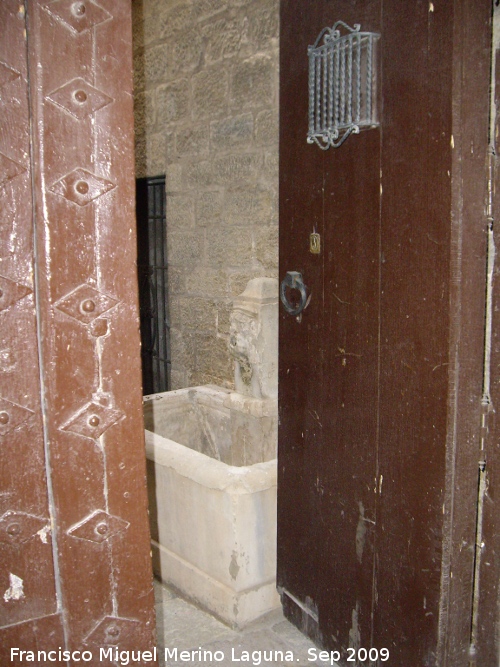 Colegio del Santísimo Sacramento - Colegio del Santísimo Sacramento. Fuente en su interior