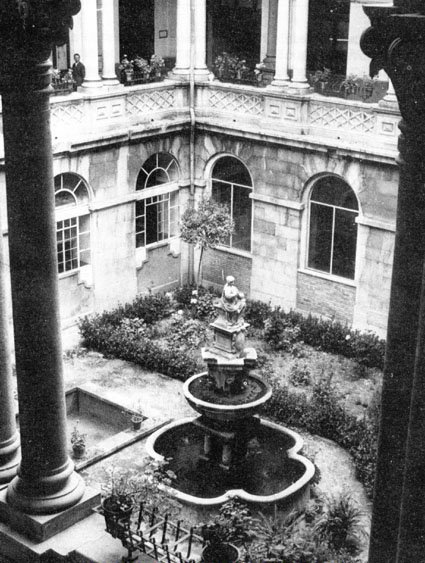 Palacio de la Diputación - Palacio de la Diputación. Patio antes de la restauración