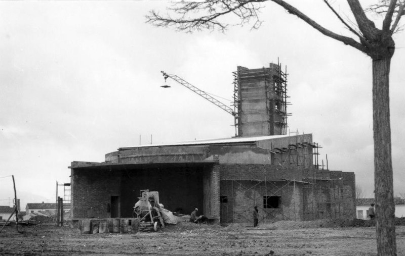 Iglesia de María Auxiliadora - Iglesia de María Auxiliadora. Foto antigua. Construyendose.