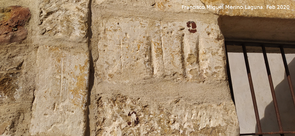 Portada del Callej�n de Santa Mar�a - Portada del Callej�n de Santa Mar�a. Grabado izquierdo superior con cruces