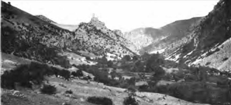 Vegas Altas del Valdearazo - Vegas Altas del Valdearazo. Foto tomada hacia 1905 en el valle de Otar por el gelogo francs Robert Douvill y publicadas en su libro Esquisse gologique des Pr-alpes subbtiques (Partie centrale), editado en Pars en 1906