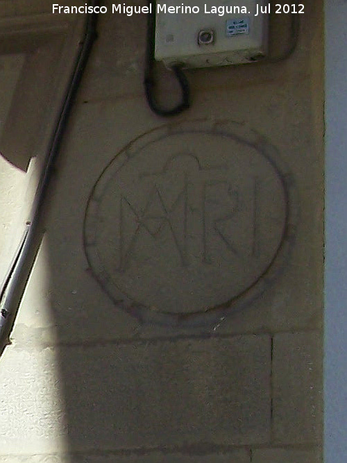Casa de la Calle Parras nº 17 - Casa de la Calle Parras nº 17. Tondo derecho con las siglas del Ave María