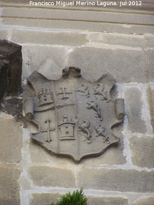Casa de la Calle Narváez nº 3 - Casa de la Calle Narváez nº 3. Escudo derecho