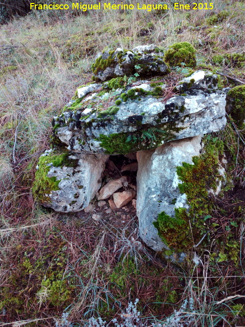 El Morrón - El Morrón. Conjunto de piedras con forma de pequeño dolmen