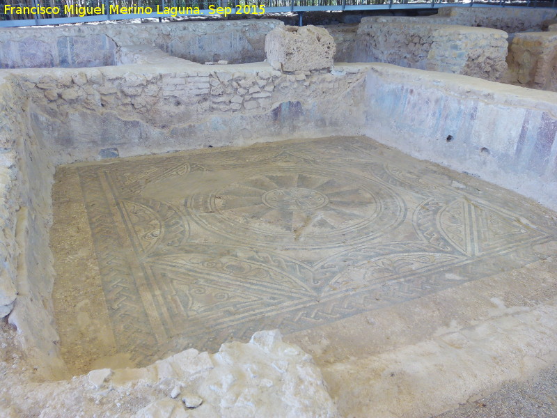 Villa romana de El Ruedo - Villa romana de El Ruedo. Habitación con mosaicos y frescos