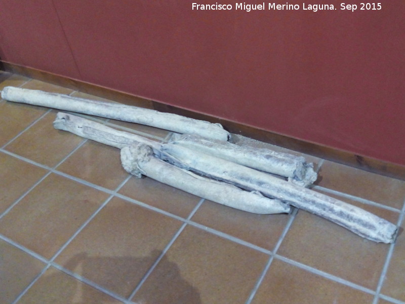 Villa romana de El Ruedo - Villa romana de El Ruedo. Tuberías de plomo romanas. Museo de Almedinilla