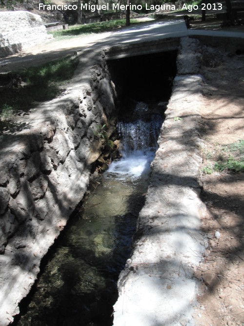 Río Orcera - Río Orcera. Canalizado a su paso por Los Estrechos