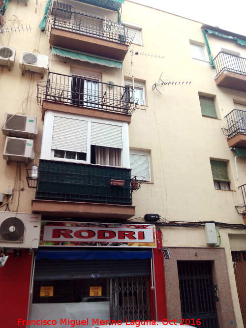 Calle Valencia - Calle Valencia. Pisos típicos de la zona
