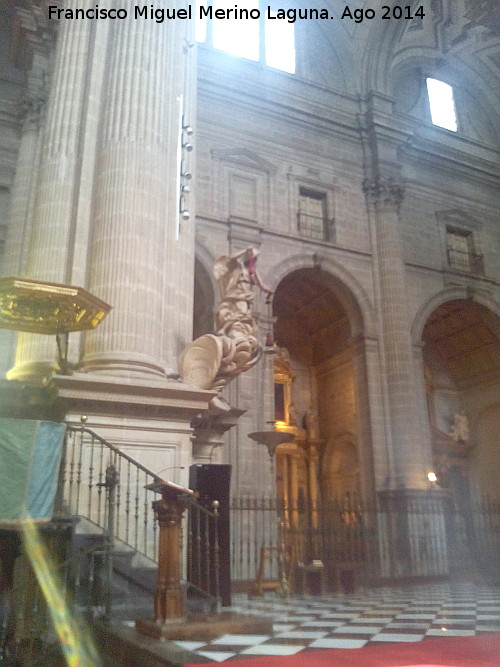 Catedral de Jaén. Presbiterio - Catedral de Jaén. Presbiterio. Ángel