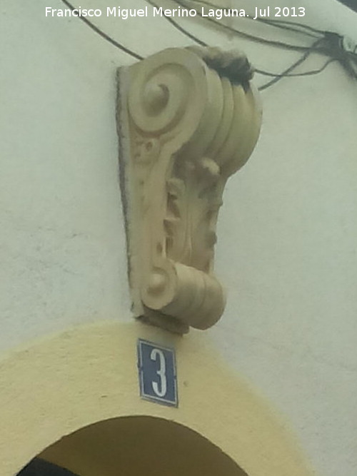 Casa de la Calle Adarves Altos nº 3 - Casa de la Calle Adarves Altos nº 3. Ménsula decorativa