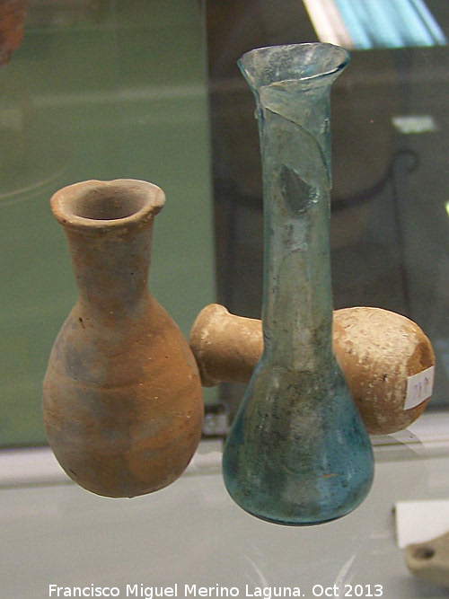 Necrpolis del Sapillo - Necrpolis del Sapillo. Ungentarios. Museo San Antonio de Padua - Martos