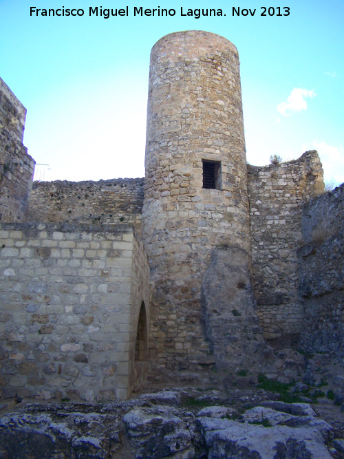 Castillo de La Guardia. Torren Circular - Castillo de La Guardia. Torren Circular. Se aprecia el arranque del muro del antiguo alczar almohade