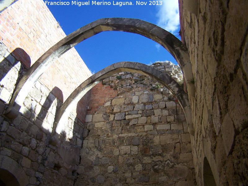 Castillo de La Guardia. Torreón del Alcázar Noreste - Castillo de La Guardia. Torreón del Alcázar Noreste. Arcos