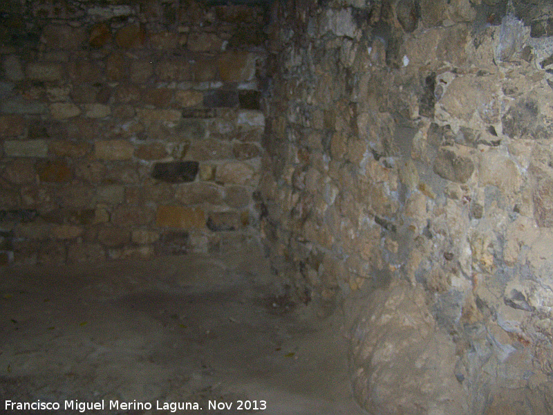 Castillo de La Guardia. Torreón del Alcázar Noreste - Castillo de La Guardia. Torreón del Alcázar Noreste. Planta baja
