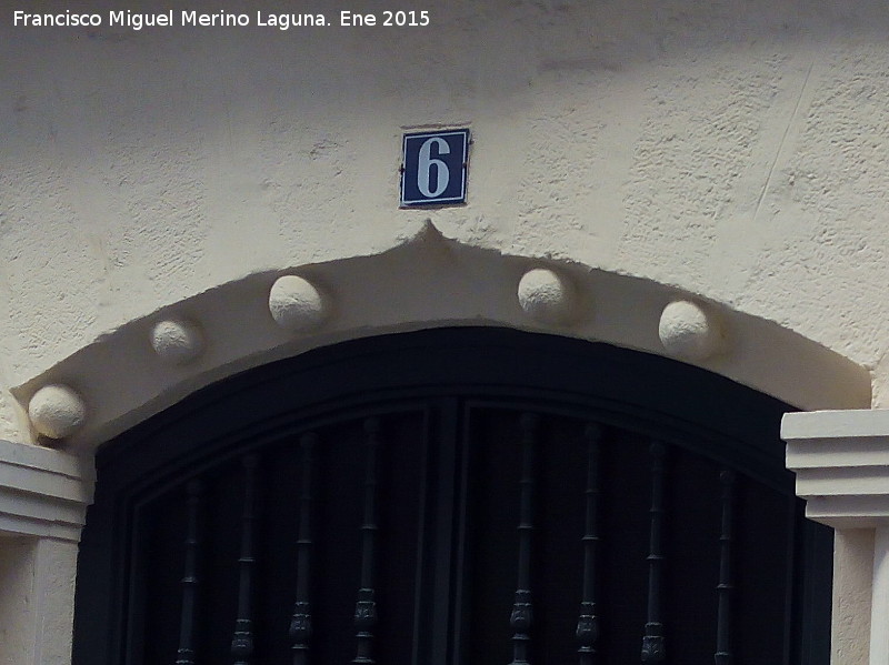 Casa Gótica - Casa Gótica. Arco conopial de bolas