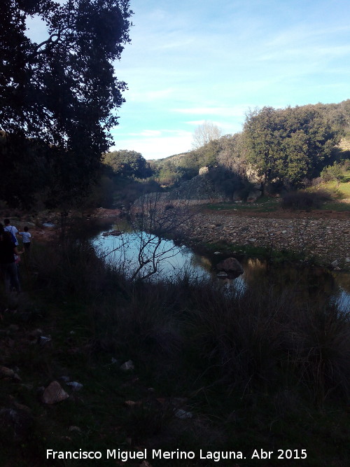 Río Guarrizas - Río Guarrizas. A su paso por el término de Aldeaquemada