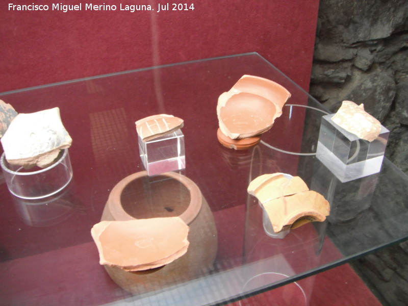 Fábrica de salazón fenicia El Majuelo - Fábrica de salazón fenicia El Majuelo. Terra sigillata. Museo Arqueológico de Almuñécar