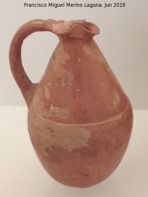 Necrópolis Fenicia Laurita - Necrópolis Fenicia Laurita. Oinochoe de boca triolobulada 660-650 a.C. Museo Arqueológico de Granada