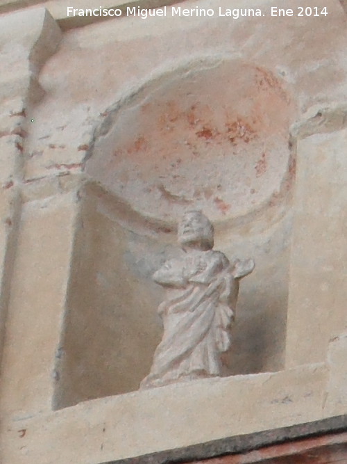 Convento de Mínimos - Convento de Mínimos. Hornacina con restos de cromía roja